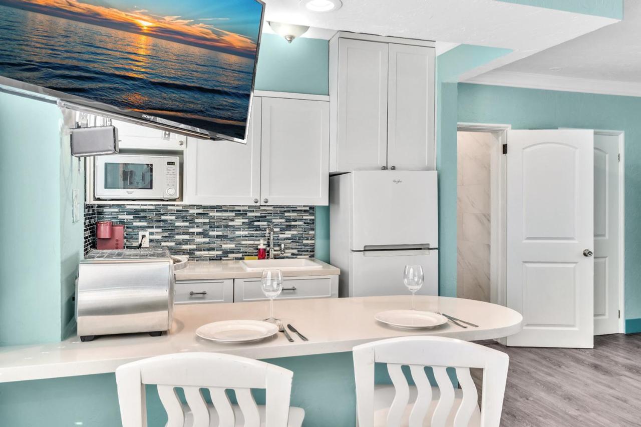 Walkabout 6 Suite On Hollywood Beach With Ocean Views Голливуд Экстерьер фото
